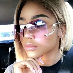 Designer Big Frame Square Sunglasses – Trendy Mirror Gradient UV400 Shades for Men & Women
